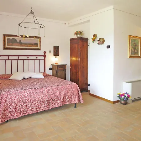 فيلة Le Fonti Di Santa Lucia By Interhome